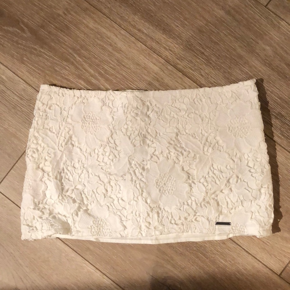 Abercrombie & Fitch white lace mini skirt